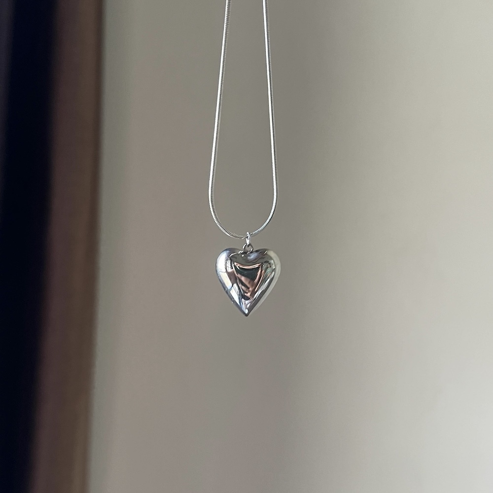 c9188ae8-e945-4614-b448-57f5f4609c1e Dropping Heart - Image 1